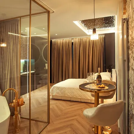 Luxury Jacuzzi דירה *