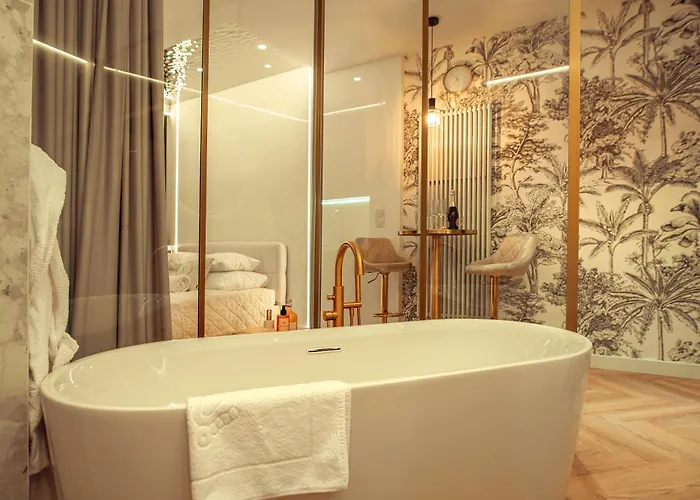 Luxury Jacuzzi Apartment
